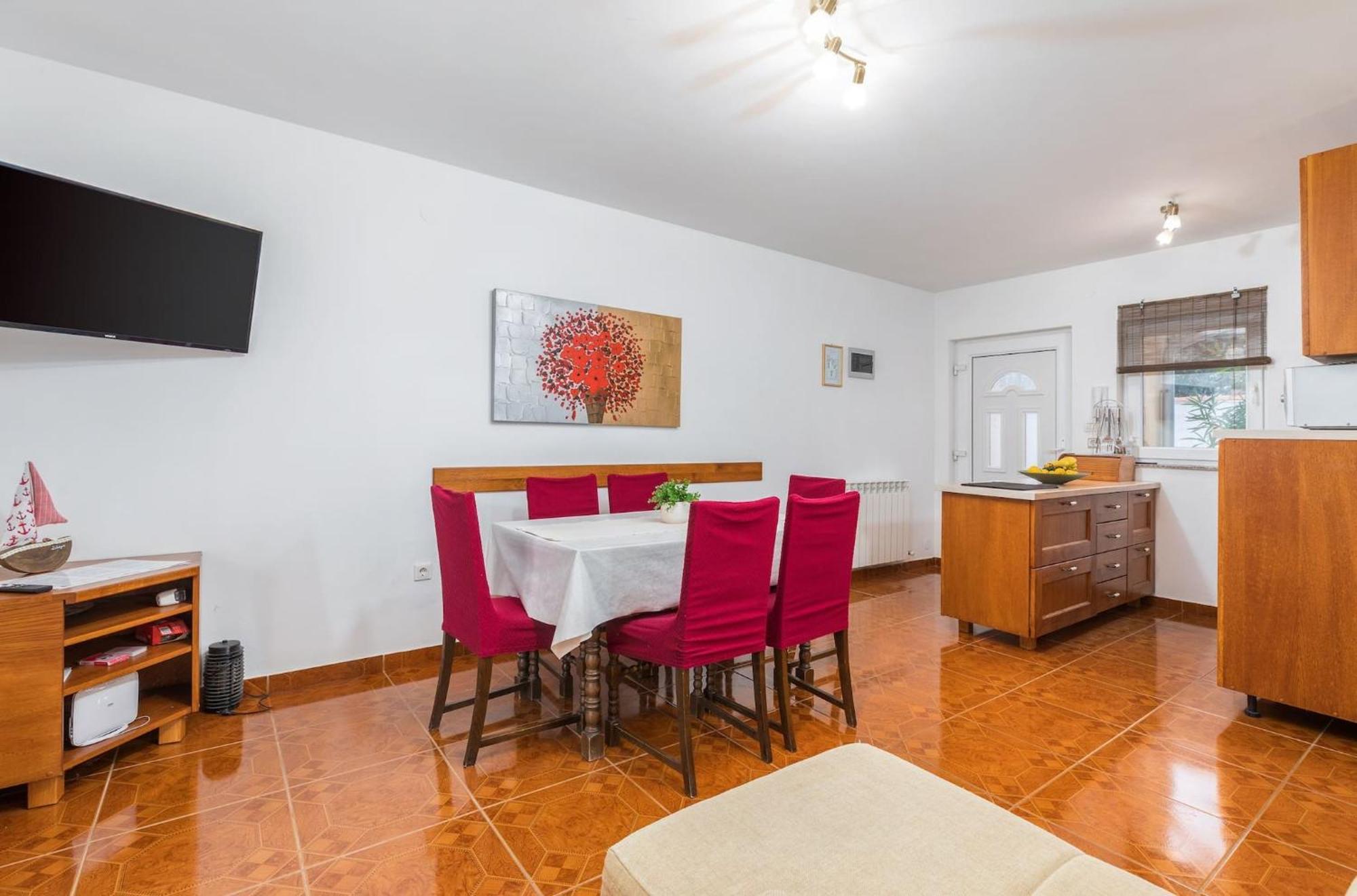 Apartment Buneta With Relaxing Outdoor Area ลิทซ์ยัน ภายนอก รูปภาพ